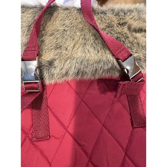 Quilted Red Tote Bag With Faux Trim-Winter Style - Picture 6 of 7